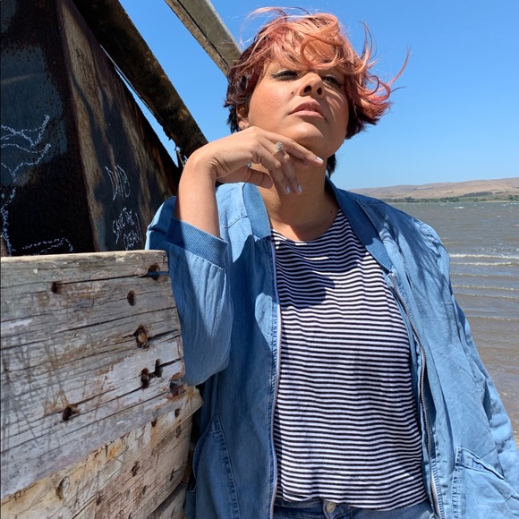 Meet your Posher, Jo - Picture 2 of 2